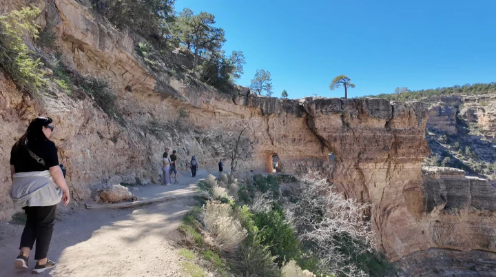 Le Bright Angel Trail qui descend dans le Grand Canyon